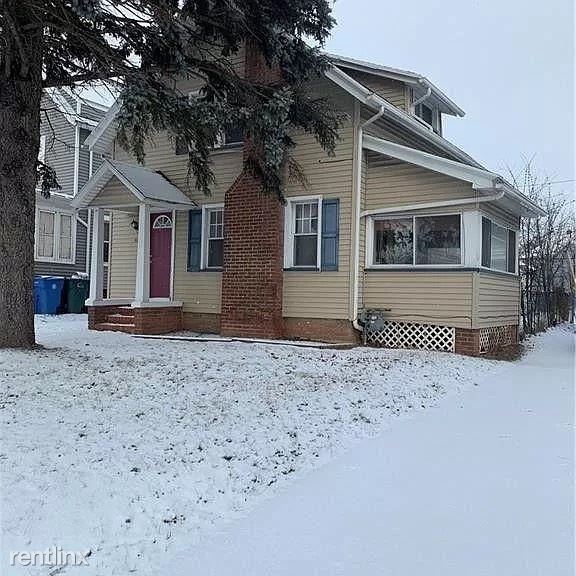 3 br, 1 bath House 466 Genesee Park Blvd 466 Genesee Park Blvd