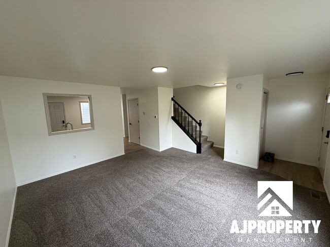 Building Photo - 2809 E Bragstad Dr