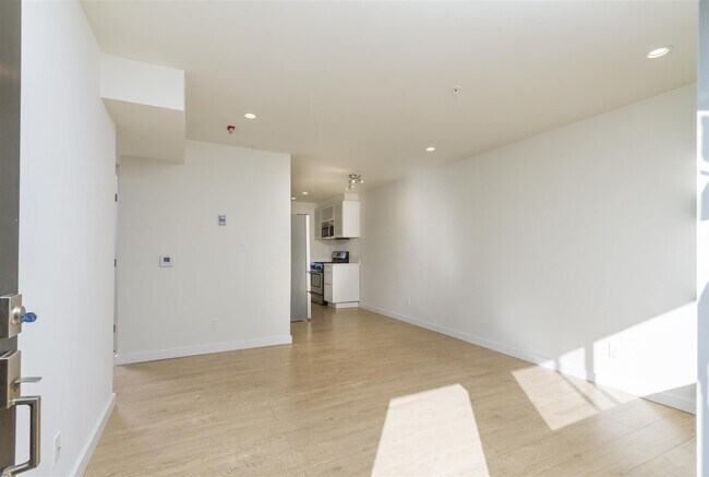 2BD/2BA Living Room - 297