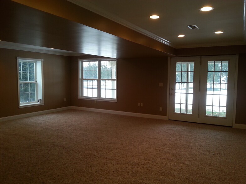 Building Photo - 720 Ferris Way