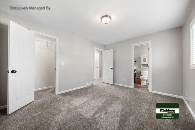 Building Photo - Spectacular Remodel on the Westside of Colorado Springs!! Dog Friendly!!