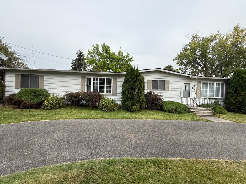 Front of House - 625 S Evergreen Rd