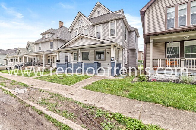 Building Photo - 2345 N Kenwood Ave