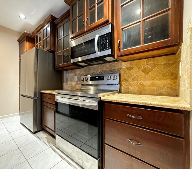 Building Photo - 6000 Reims Rd