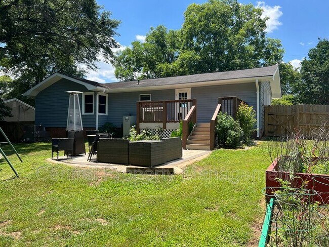 Building Photo - 32 N Garden Cir