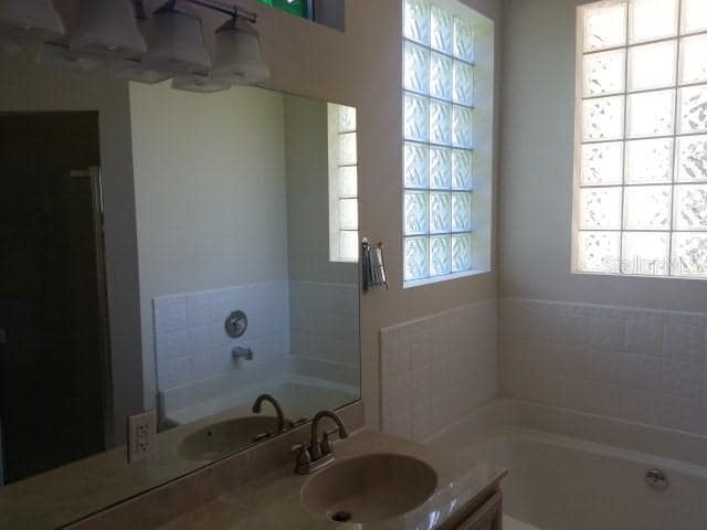 Building Photo - 861 Paddington Terrace