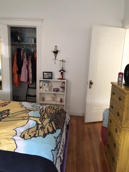 Building Photo - 67 Park Dr