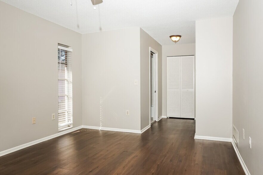 Building Photo - 4248 Dryden Cir