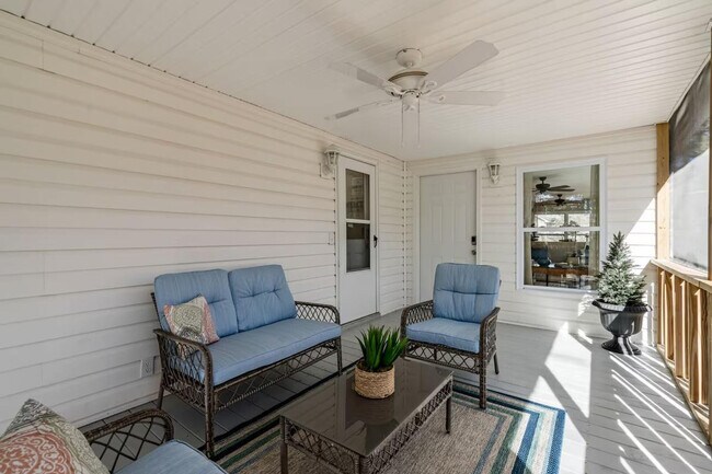 Building Photo - 17 Rock Crest Cir SE