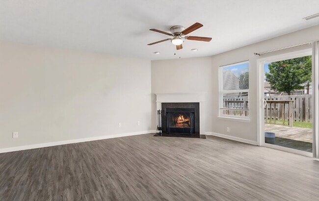 Building Photo - 10522 Hunters Crossing Blvd