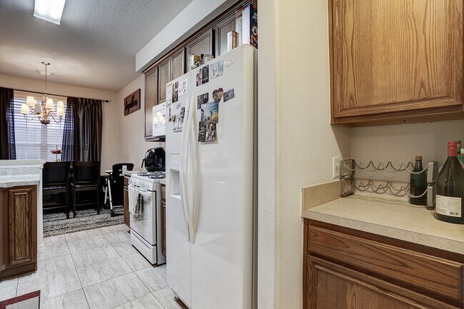 Building Photo - 7630 N Linpar Ct