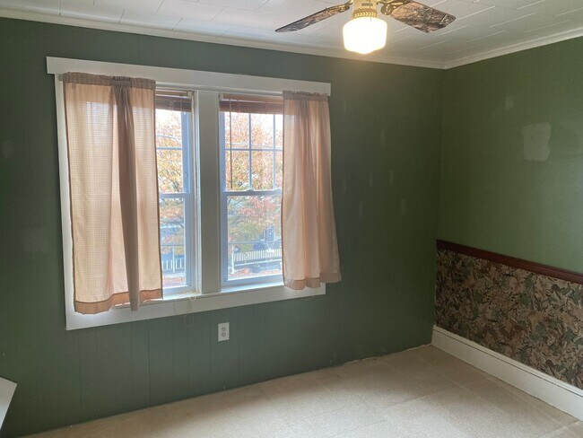 Building Photo - Beautiful 2 Bedroom Semi-Detached Home in Lancaster!