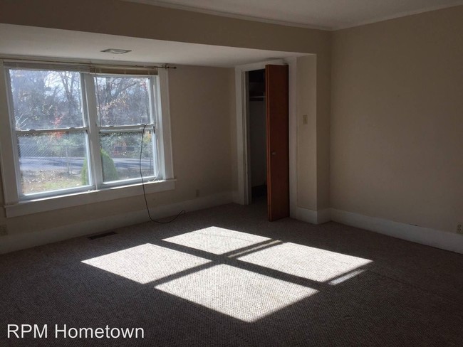 Building Photo - 3 br, 2 bath House - 1308 West St. Louis