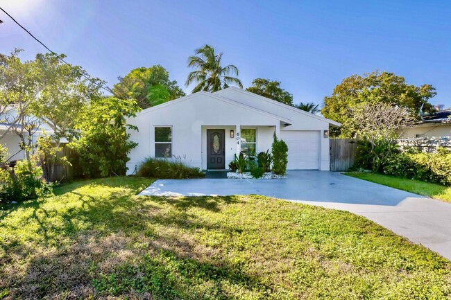 Building Photo - 604 SE 4th Ave