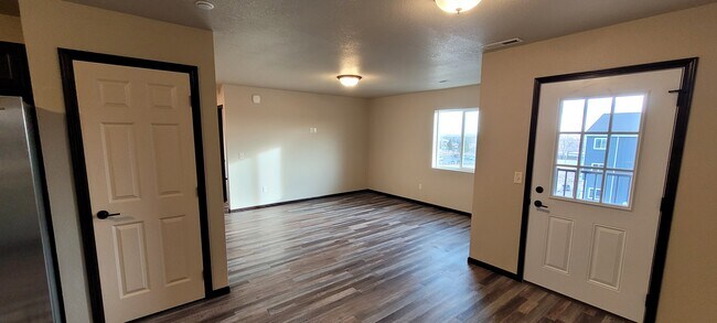 Building Photo - 800 Mickelson Dr