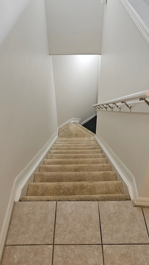 Stairs to garage - 2033 SE 10th Ave