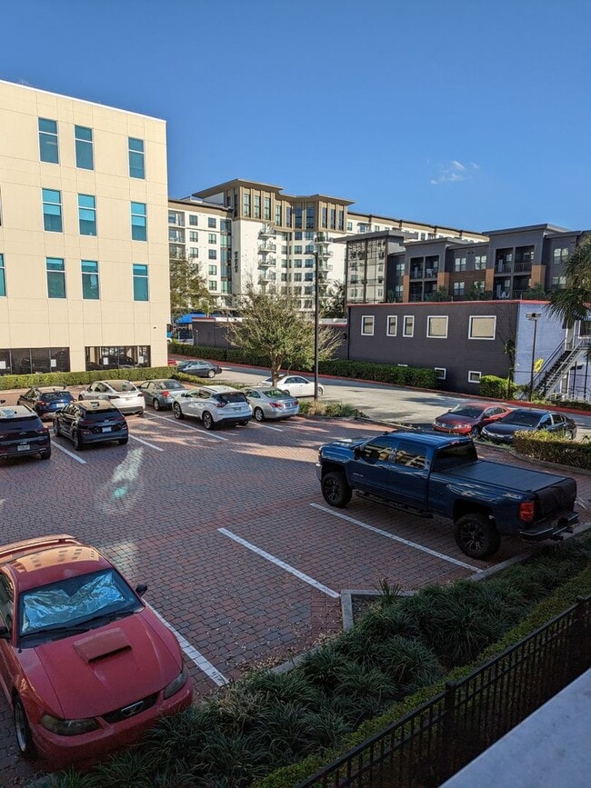 Building Photo - Great 1 Bedroom / 1 Bathroom Condo in Downtown Orlando! Free Water, Sewer, Trash & Pest Control!