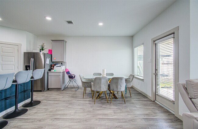 Building Photo - 22 Desert Spring Ln