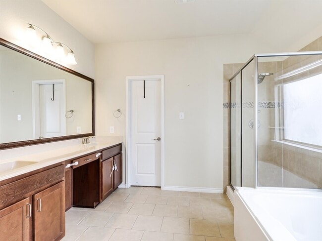 Building Photo - 11305 Amistad Dr