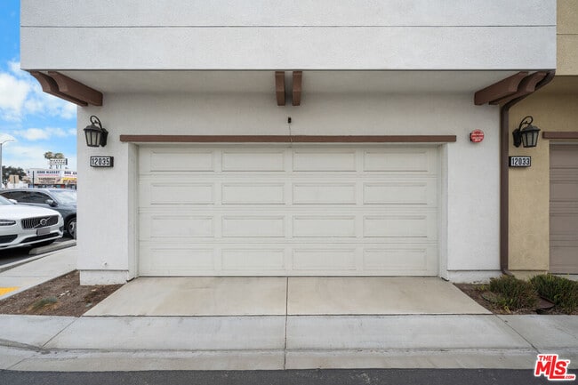 Building Photo - 12035 Sproul St
