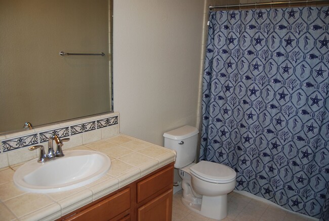 Building Photo - 2 Bedroom, 2 Bathroom Townhome in Damonte ...