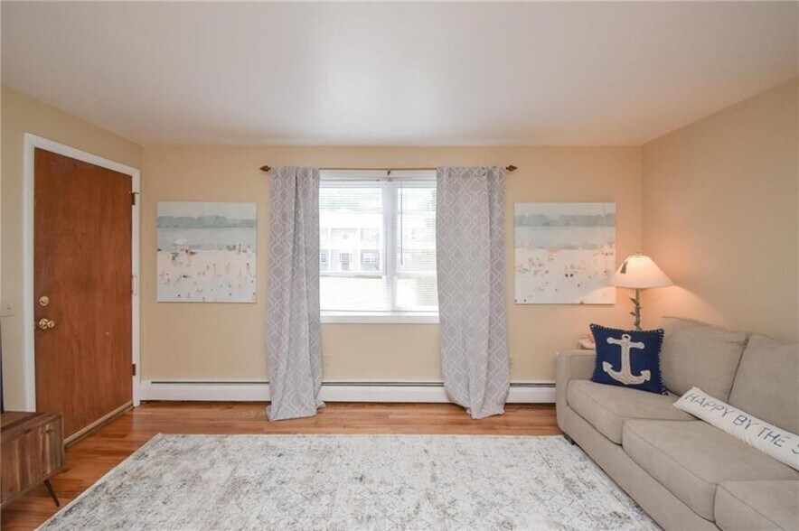 Building Photo - 70 Carroll Ave