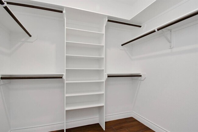 Building Photo - 14922 Indian Hill Trail