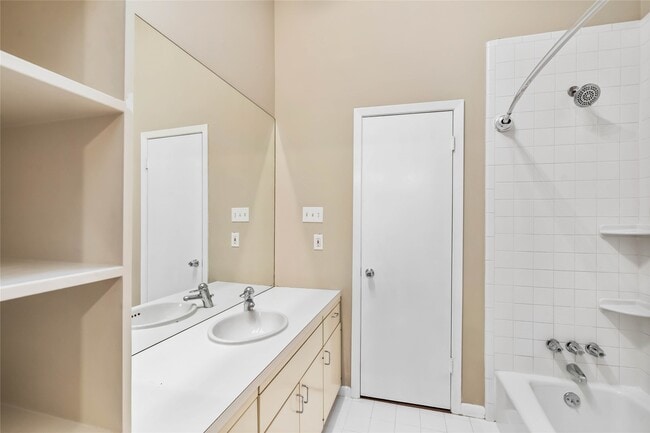 Building Photo - 5004 Bayard Ln