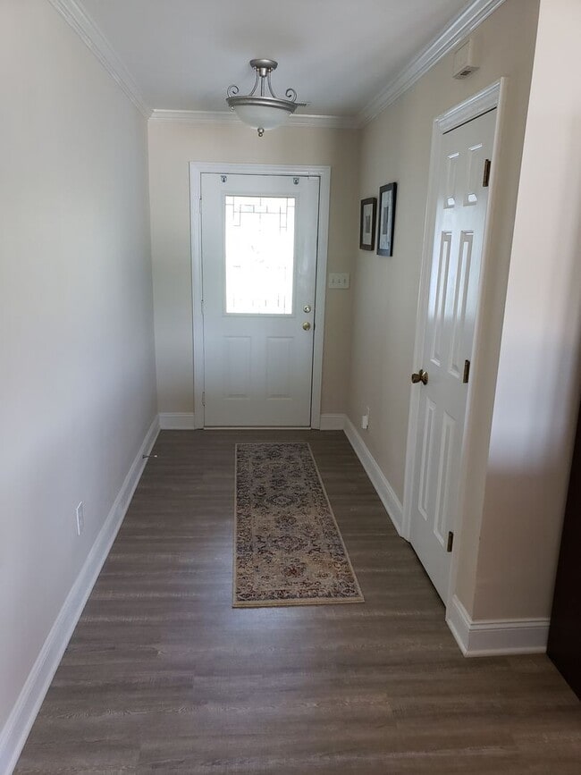 Building Photo - Beautiful Home on Lake Clermont