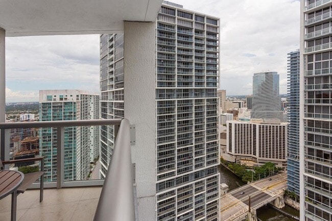 Building Photo - Icon Brickell Unit 4010