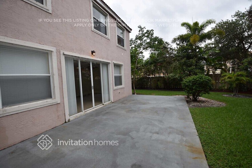 Building Photo - 6251 Oak Bluff Way