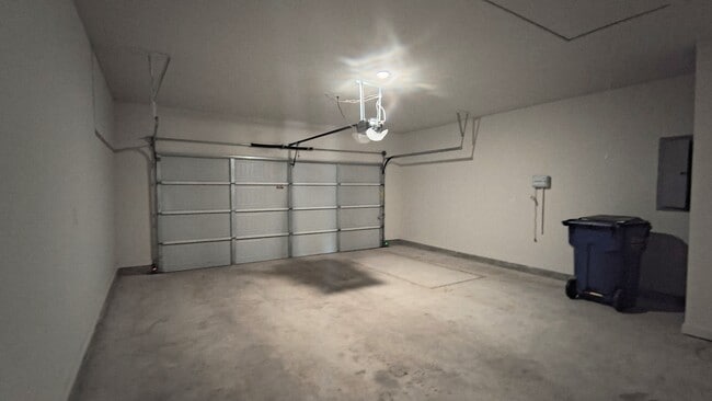 Building Photo - 1215 Sierra Ln