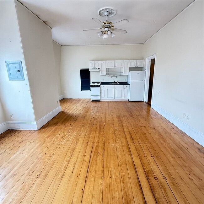 Building Photo - 86 Ellery St
