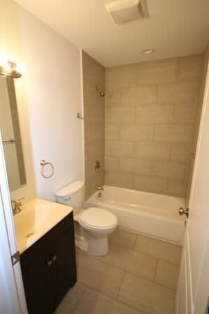 Building Photo - 106 Intervale St