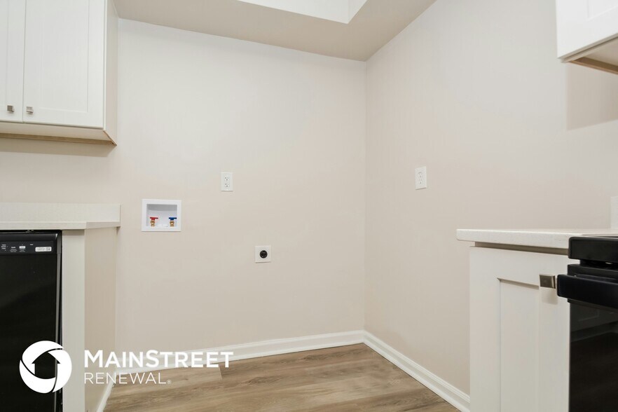 Building Photo - 213 Torain St