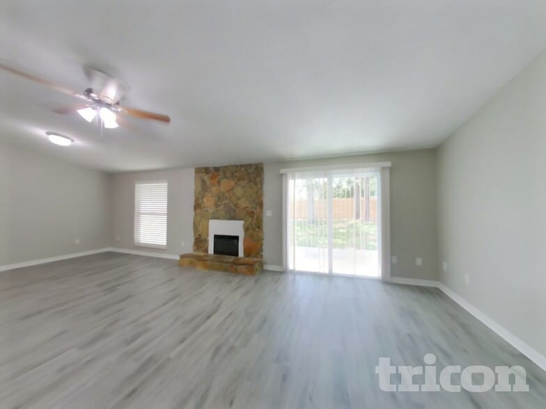 Building Photo - 3183 Bee St E