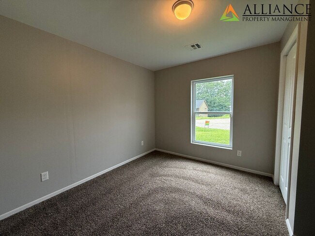 Building Photo - Newly Painted! Beautiful Home in Rock Creek School District!