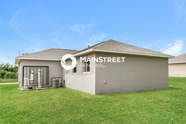 Building Photo - 3 Bedroom Pet-Friendly Home in Lehigh Acre...