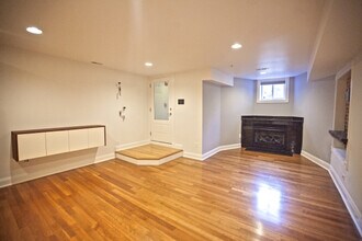 Building Photo - Sweet Bloomingdale TwoBedroom!