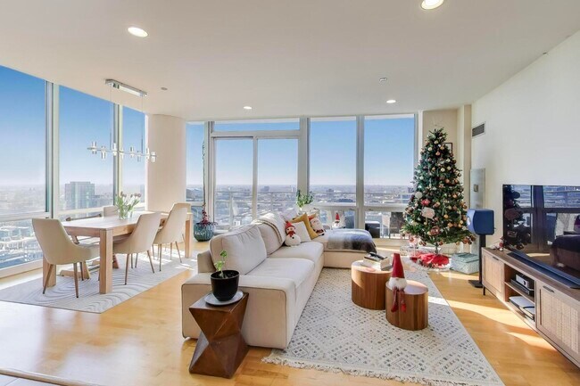 Building Photo - 737 W Washington Blvd