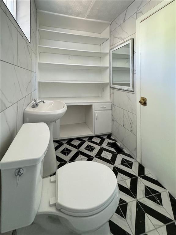 Building Photo - 46 Delmont Dr NE