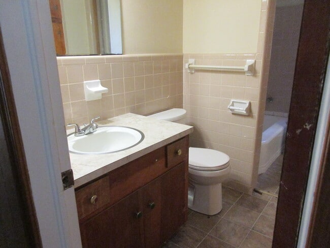 Building Photo - 2416 Peach Orchard Rd
