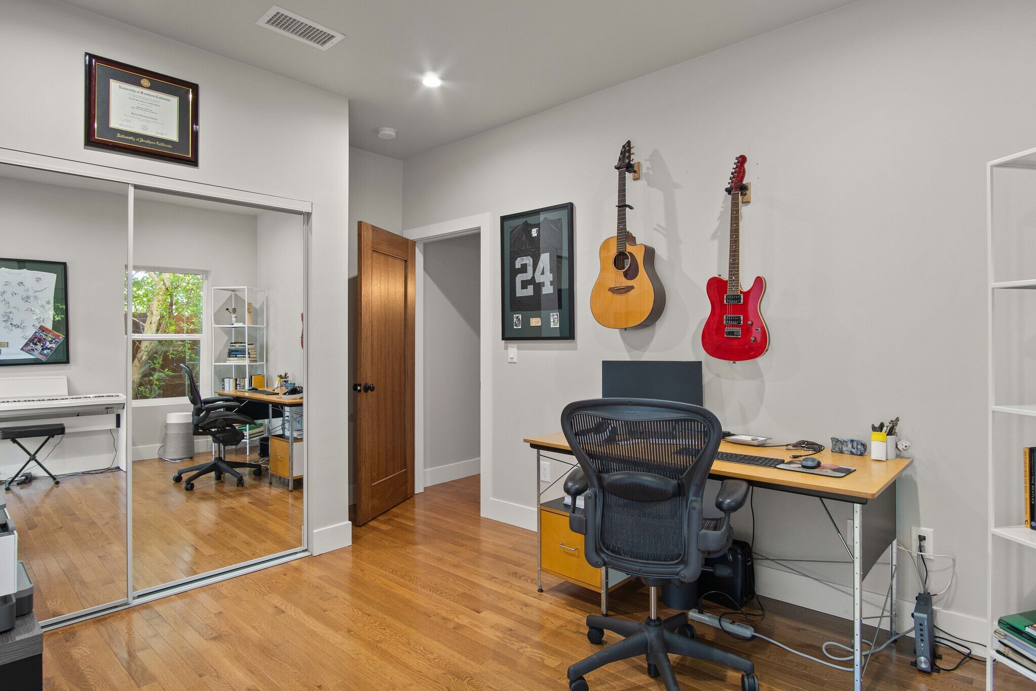 Building Photo - 6835 Aldea Ave