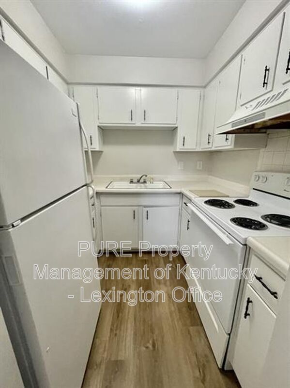 Building Photo - 429 Chestnut Street