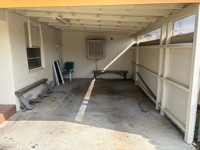 Building Photo - Charming Exeter Home Near Shopping Center ...