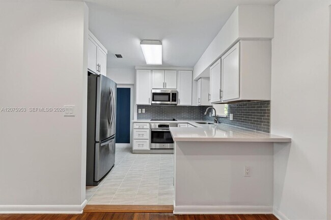 Building Photo - 6629 SW 65th St