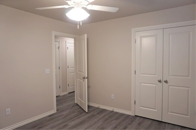 Building Photo - Chisholm Creek Duplex NW OKC
