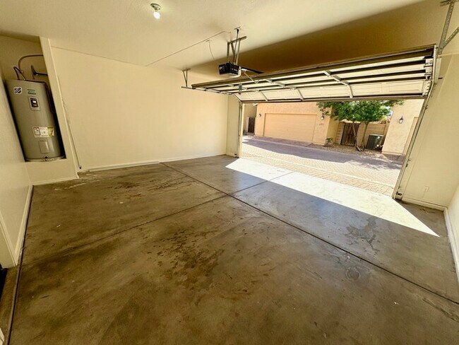 Building Photo - 10017 W Williams St