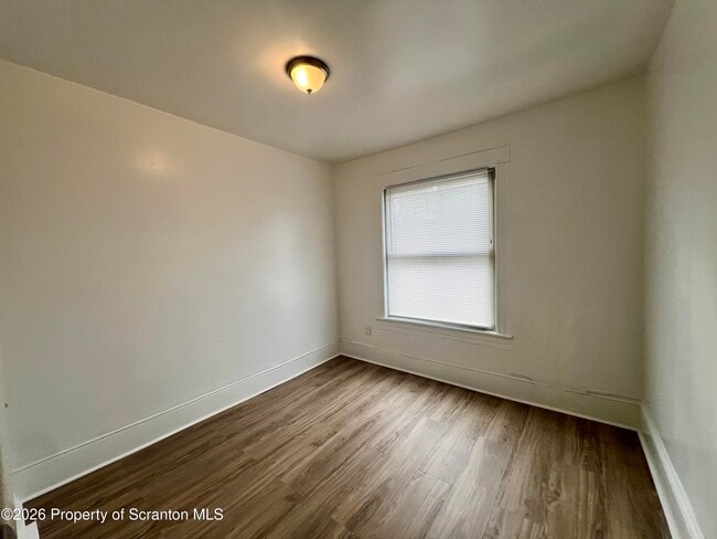 Building Photo - 1405 Linden St