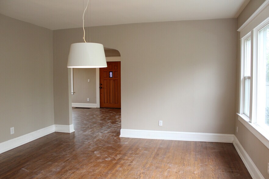 Building Photo - 1411 NE 37th Ave